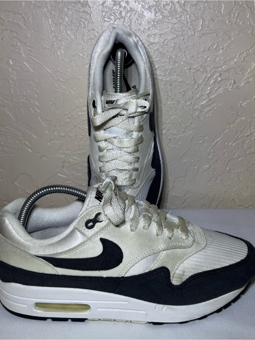 Women’s Nike Air Max 1 Black  Summit White Size 9.5